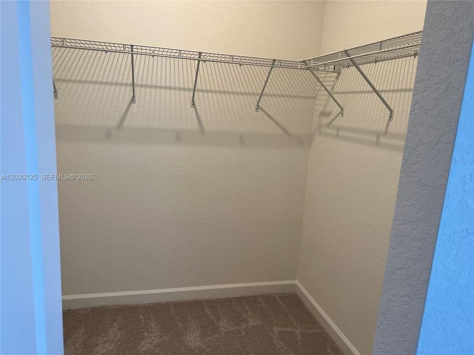 For Rent: $3,850 (4 beds, 2 baths, 1983 Square Feet)