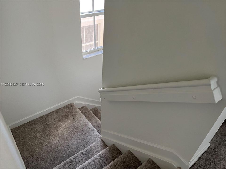 For Rent: $3,850 (4 beds, 2 baths, 1983 Square Feet)