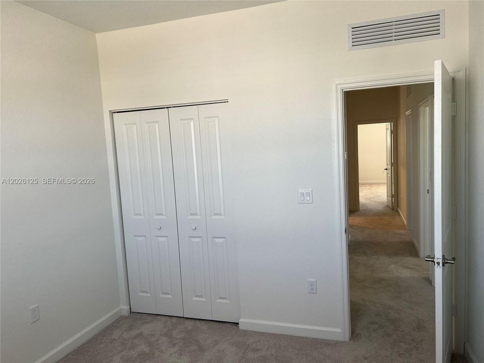For Rent: $3,850 (4 beds, 2 baths, 1983 Square Feet)