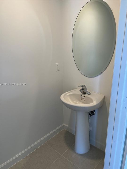 For Rent: $3,850 (4 beds, 2 baths, 1983 Square Feet)
