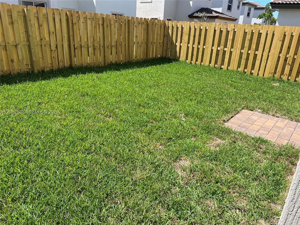 For Rent: $3,850 (4 beds, 2 baths, 1983 Square Feet)