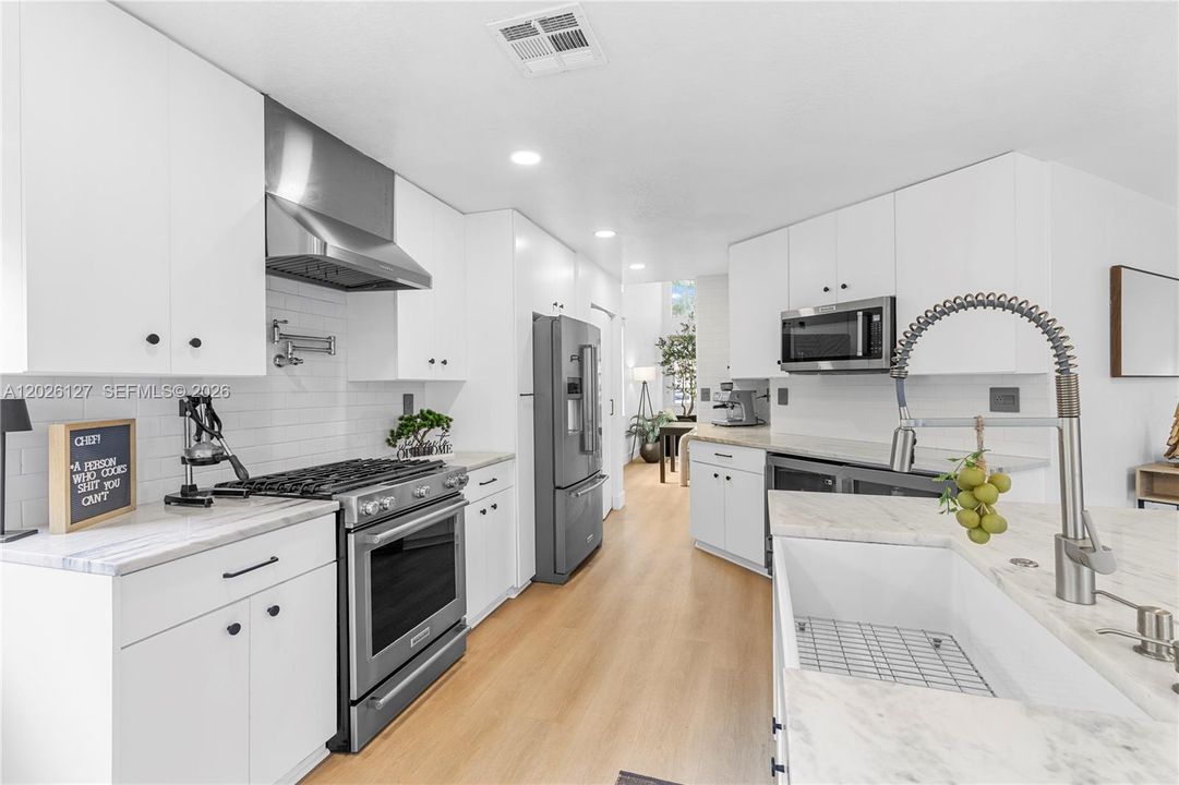 For Sale: $870,000 (4 beds, 3 baths, 2709 Square Feet)