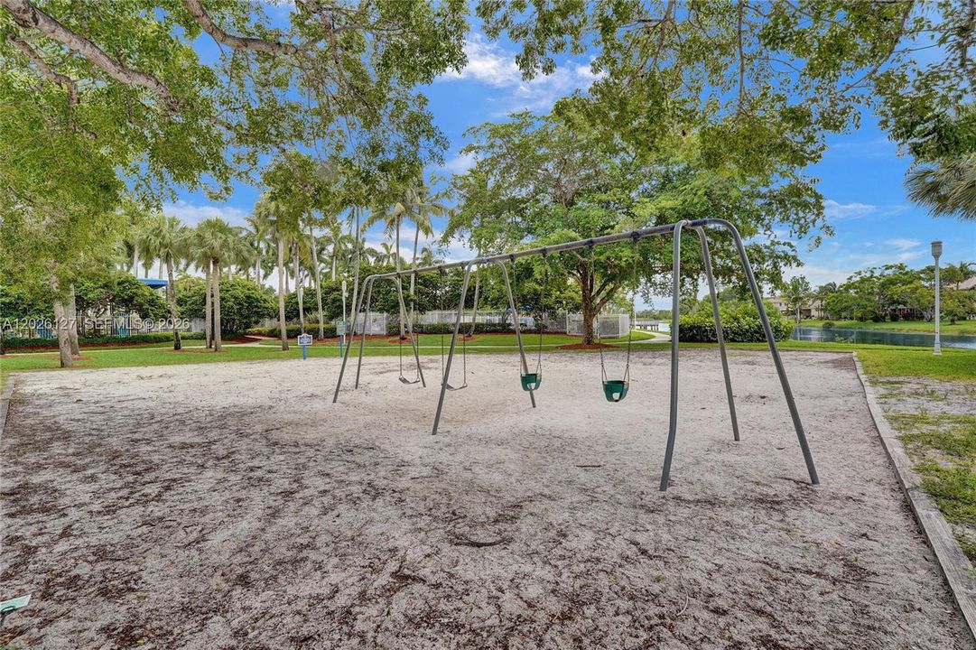 For Sale: $870,000 (4 beds, 3 baths, 2709 Square Feet)