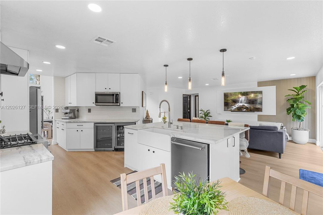 For Sale: $870,000 (4 beds, 3 baths, 2709 Square Feet)