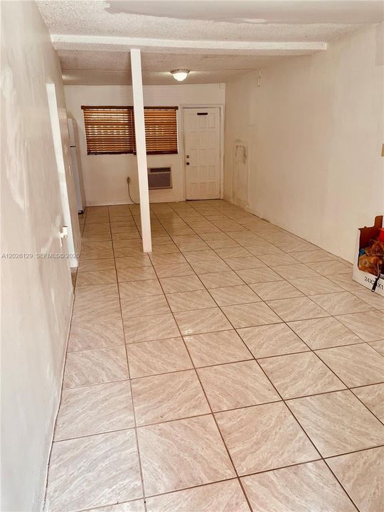 В аренду: $1,700 (2 спален, 1 ванн, 768 Квадратных фут)