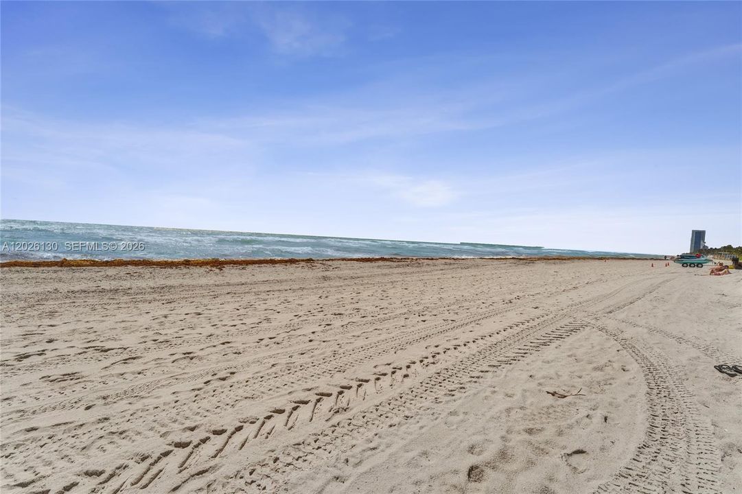 For Sale: $234,900 (1 beds, 1 baths, 878 Square Feet)