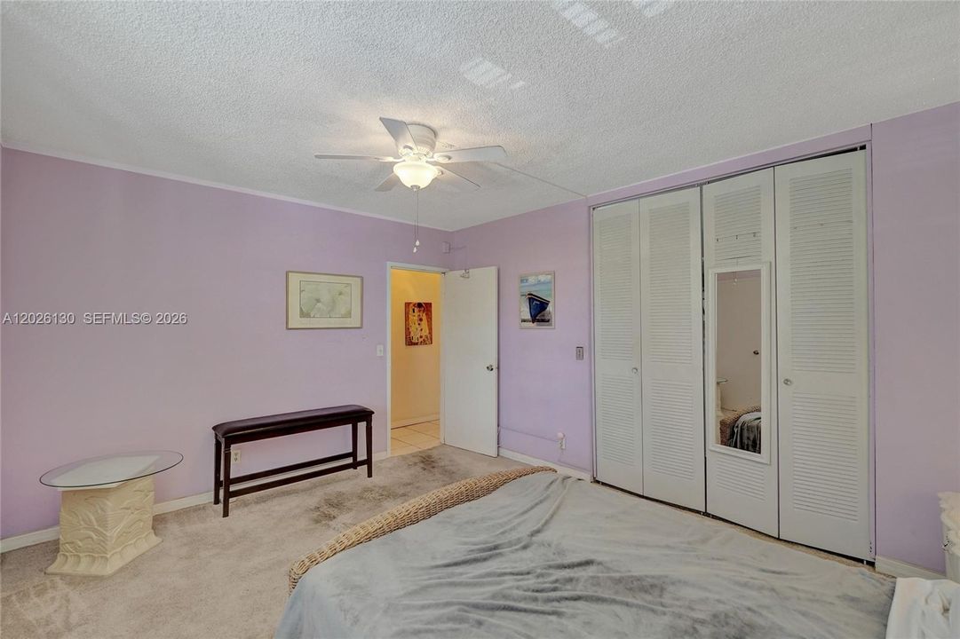 For Sale: $234,900 (1 beds, 1 baths, 878 Square Feet)