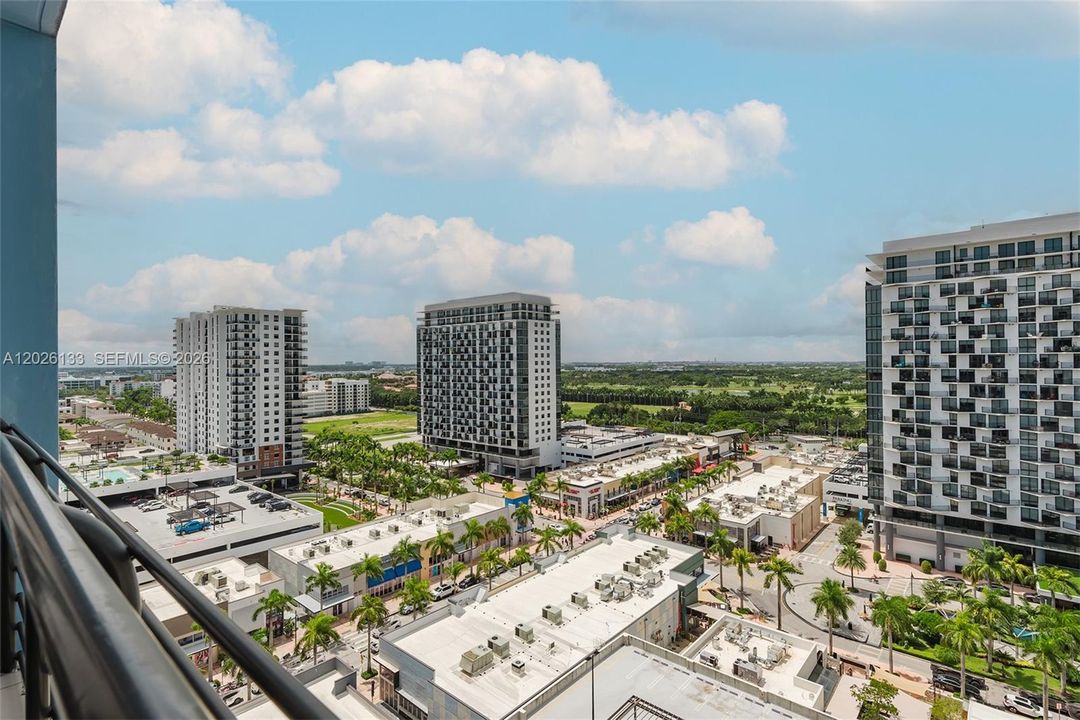 For Rent: $3,800 (1 beds, 1 baths, 1106 Square Feet)