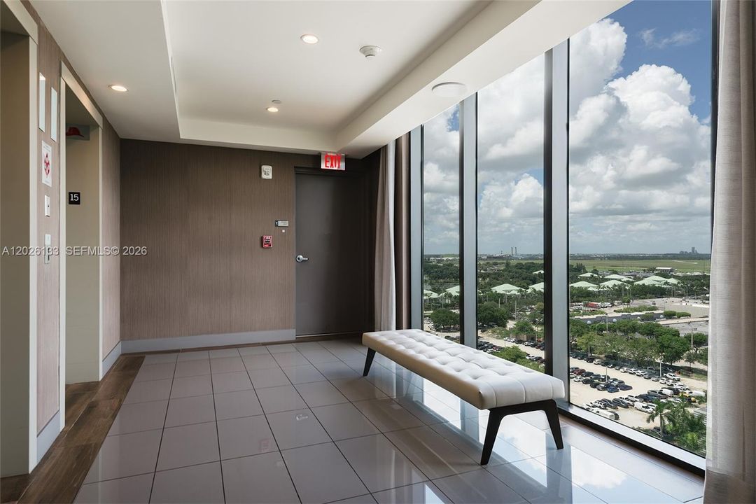 For Rent: $3,800 (1 beds, 1 baths, 1106 Square Feet)