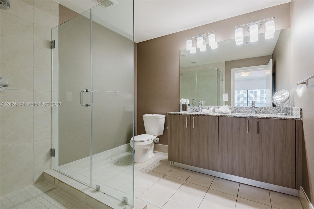 For Rent: $3,800 (1 beds, 1 baths, 1106 Square Feet)