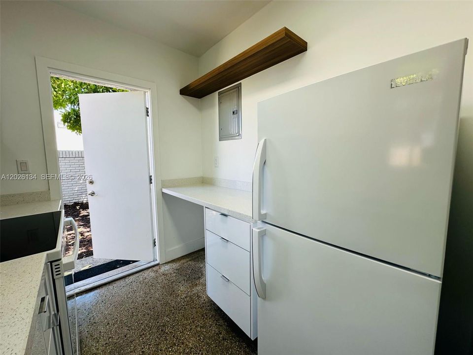 For Rent: $1,750 (1 beds, 1 baths, 550 Square Feet)