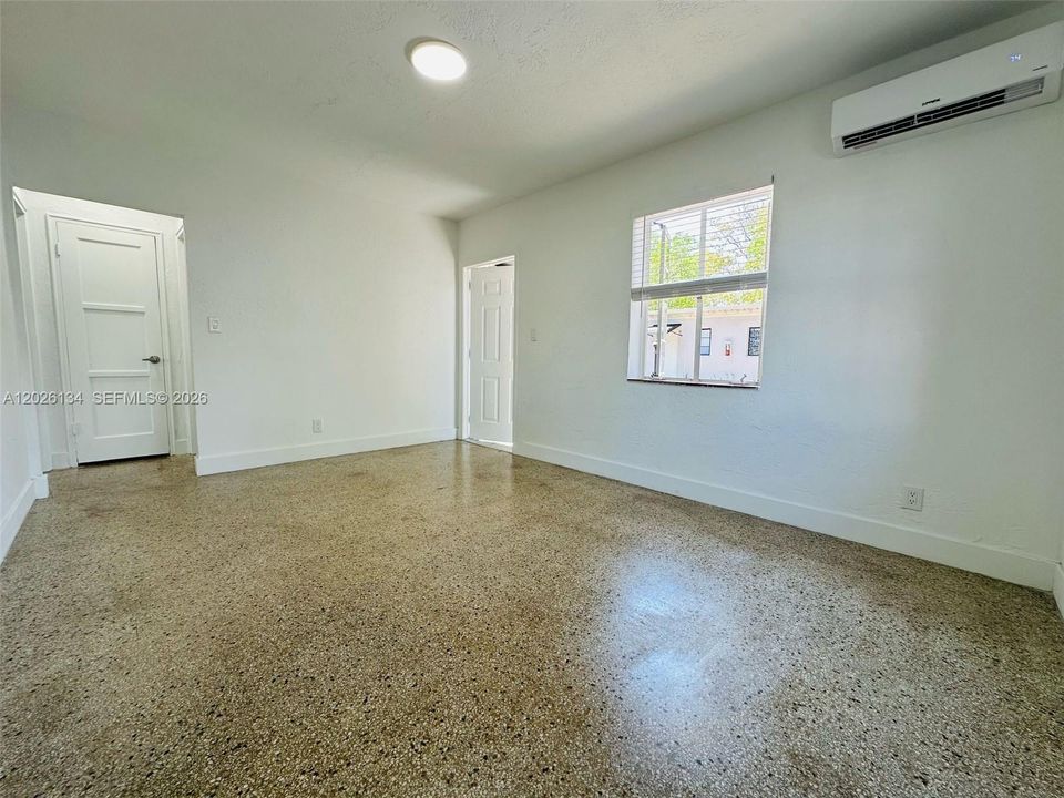 For Rent: $1,750 (1 beds, 1 baths, 550 Square Feet)