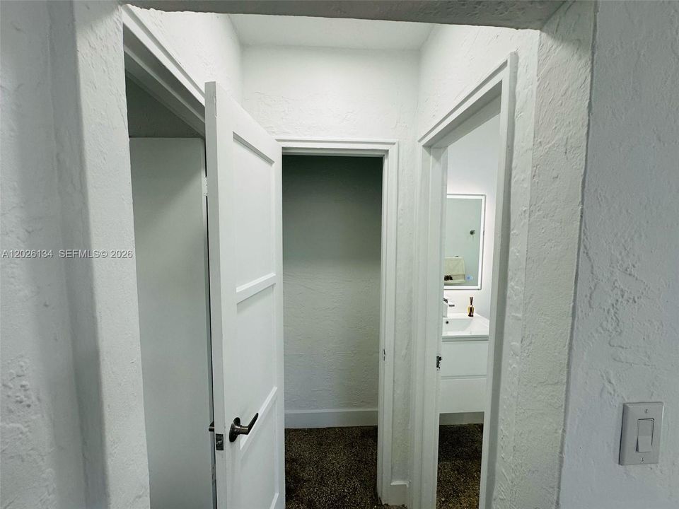 For Rent: $1,750 (1 beds, 1 baths, 550 Square Feet)