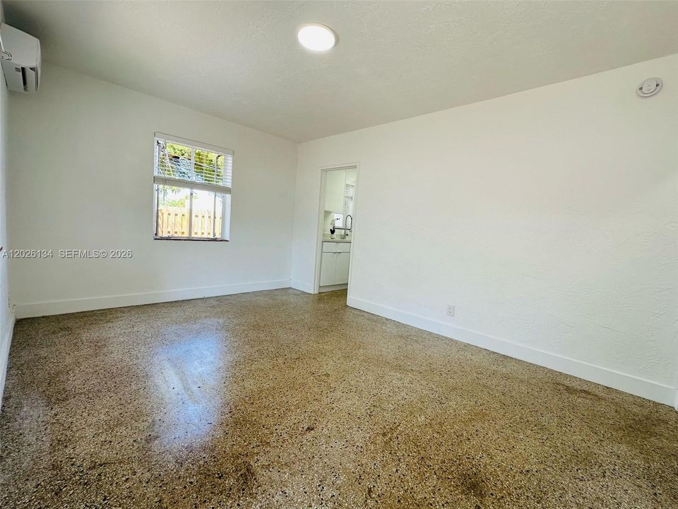 For Rent: $1,750 (1 beds, 1 baths, 550 Square Feet)