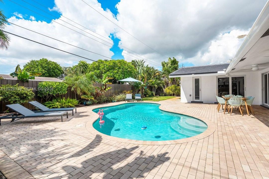 For Rent: $6,000 (3 beds, 2 baths, 1730 Square Feet)