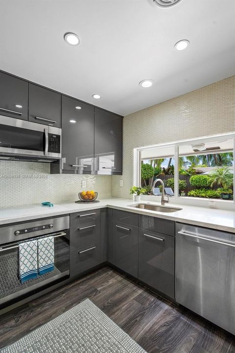 For Rent: $6,000 (3 beds, 2 baths, 1730 Square Feet)