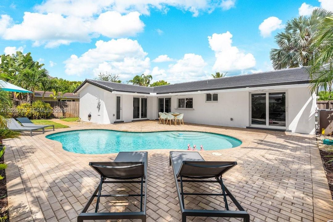 For Rent: $6,000 (3 beds, 2 baths, 1730 Square Feet)