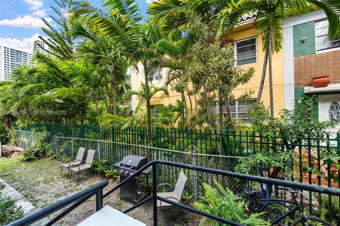 For Sale: $1,791,000 (2 beds, 2 baths, 4952 Square Feet)