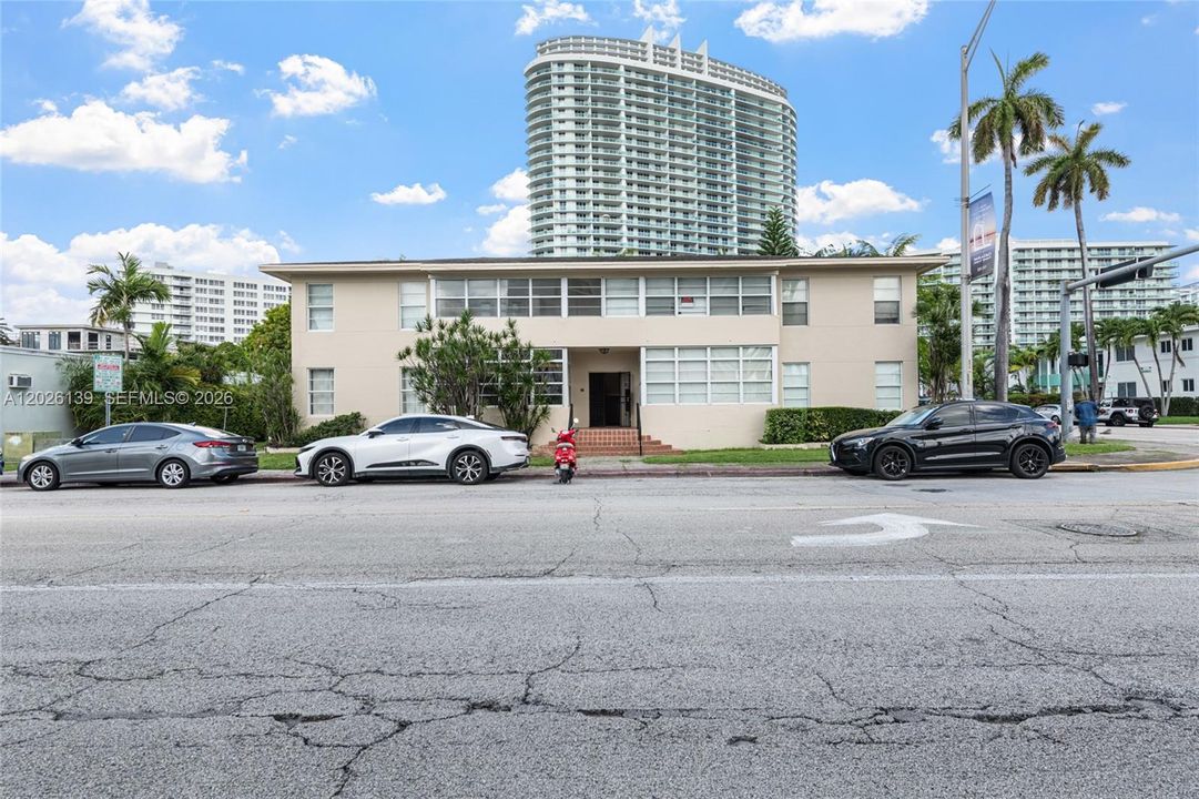For Sale: $1,791,000 (2 beds, 2 baths, 4952 Square Feet)