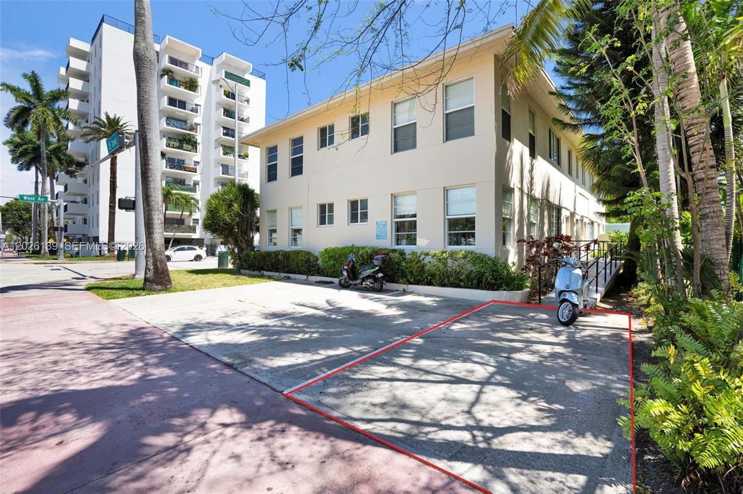 For Sale: $1,791,000 (2 beds, 2 baths, 4952 Square Feet)