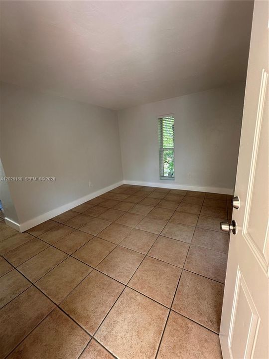 В аренду: $2,295 (2 спален, 1 ванн, 700 Квадратных фут)