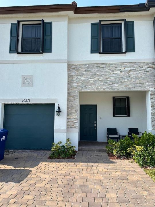 En Venta: $520,000 (3 camas, 2 baños, 1832 Pies cuadrados)