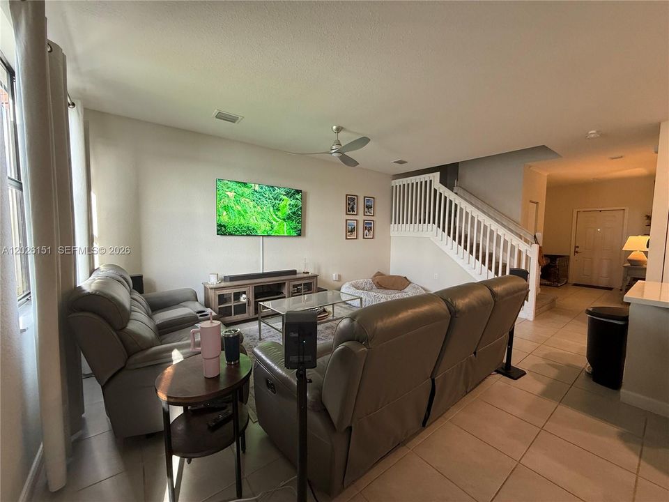 En Venta: $520,000 (3 camas, 2 baños, 1832 Pies cuadrados)