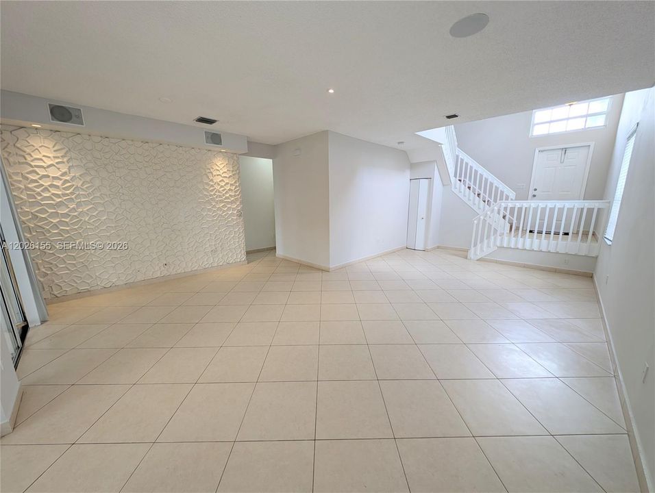 En Renta: $4,600 (3 camas, 2 baños, 1836 Pies cuadrados)