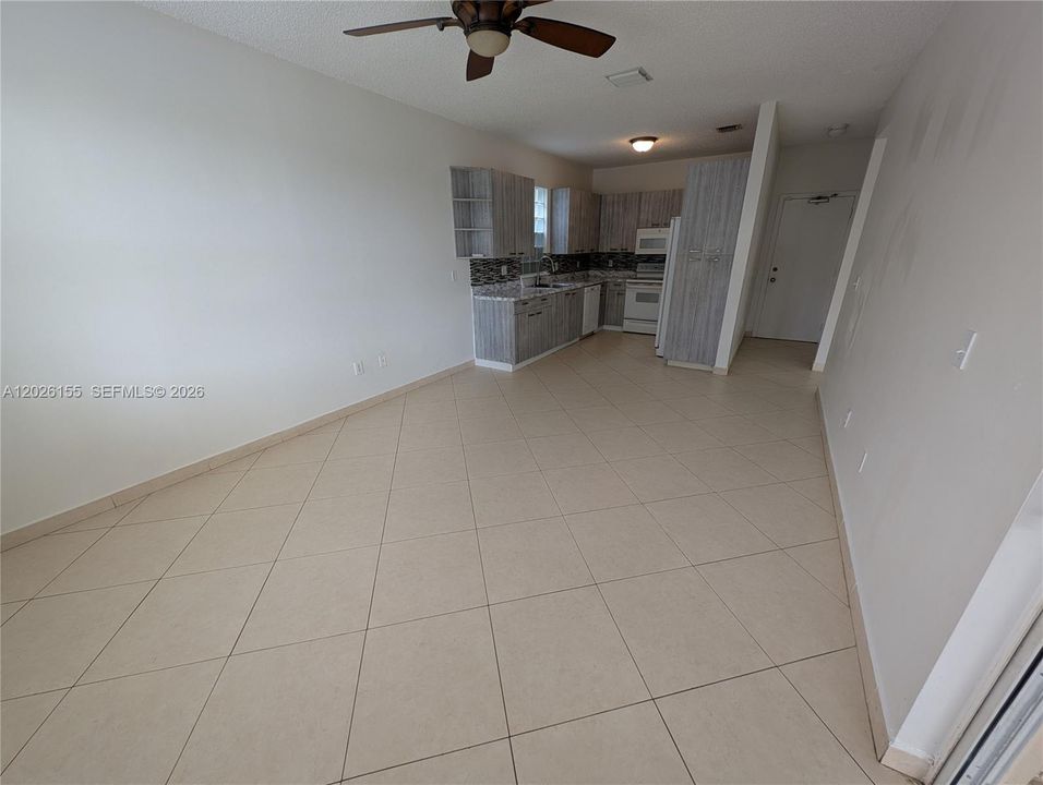 En Renta: $4,600 (3 camas, 2 baños, 1836 Pies cuadrados)