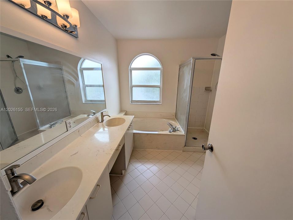 En Renta: $4,600 (3 camas, 2 baños, 1836 Pies cuadrados)