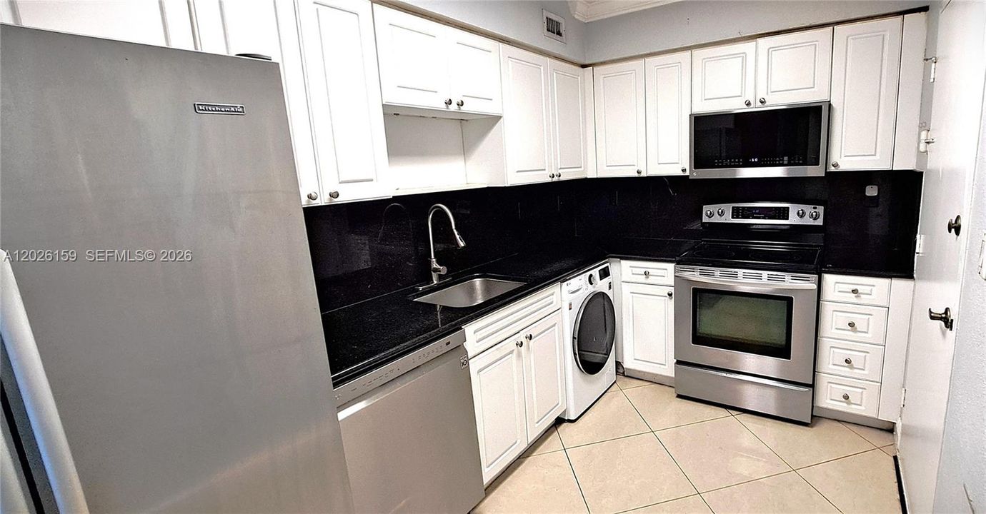 En Renta: $2,950 (1 camas, 1 baños, 930 Pies cuadrados)