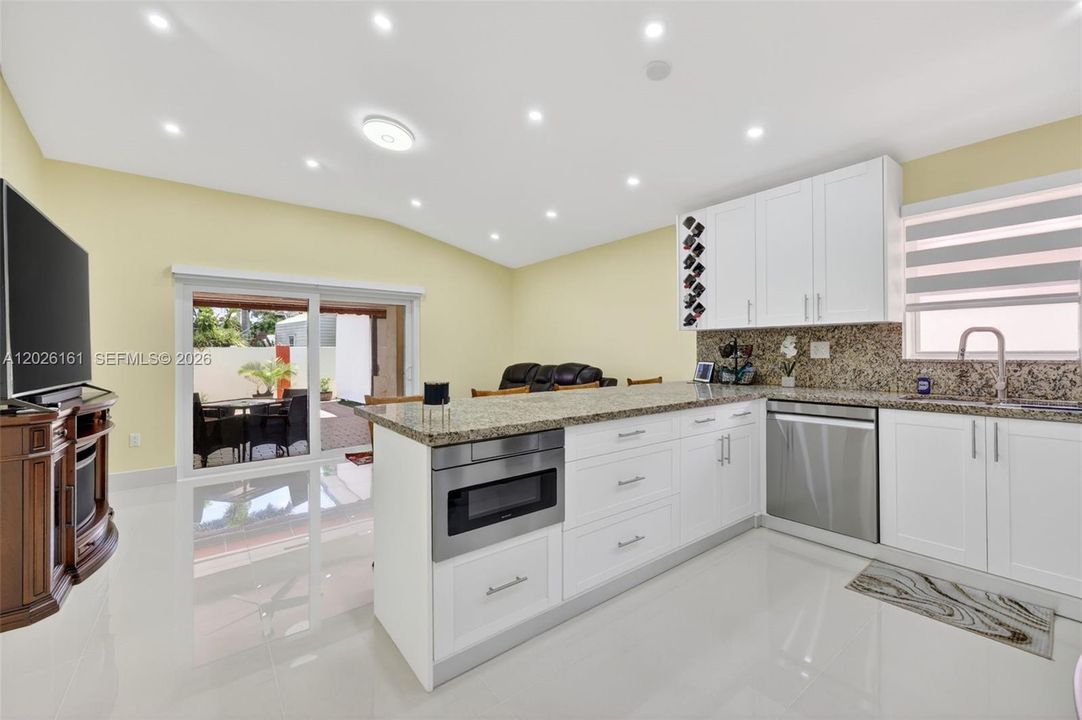 For Sale: $765,000 (3 beds, 2 baths, 1569 Square Feet)