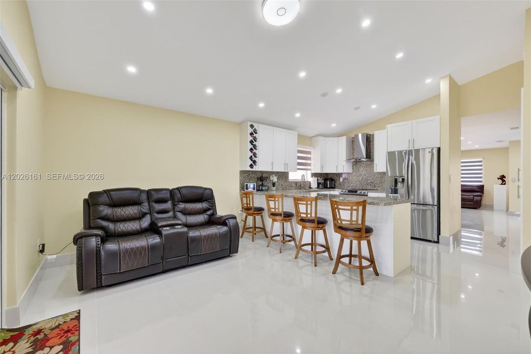 For Sale: $765,000 (3 beds, 2 baths, 1569 Square Feet)