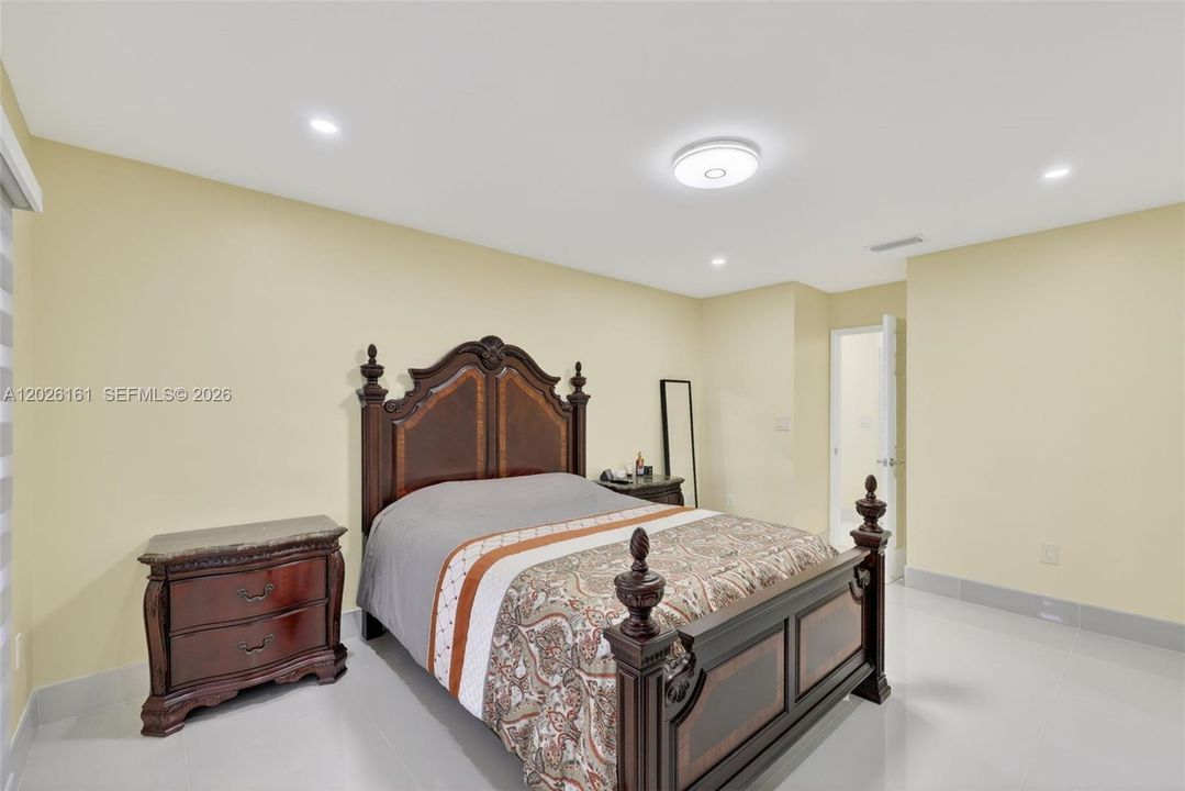 For Sale: $765,000 (3 beds, 2 baths, 1569 Square Feet)