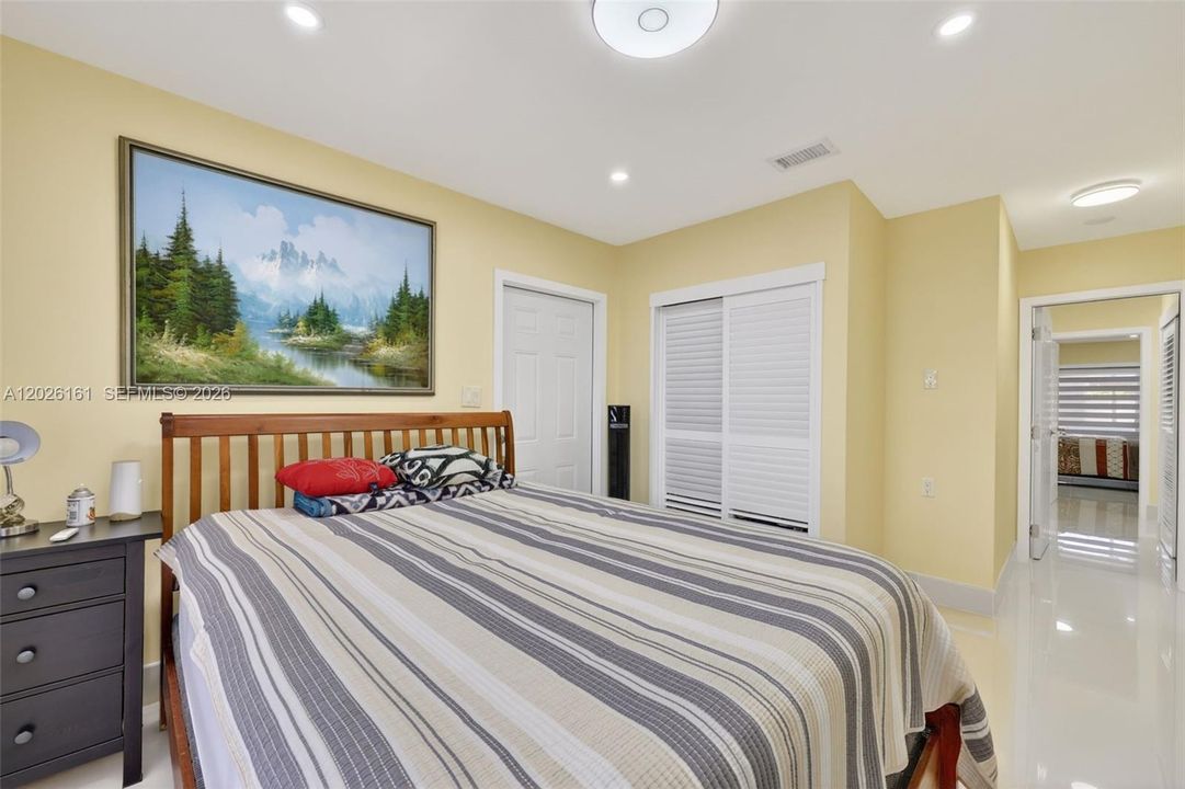 For Sale: $765,000 (3 beds, 2 baths, 1569 Square Feet)