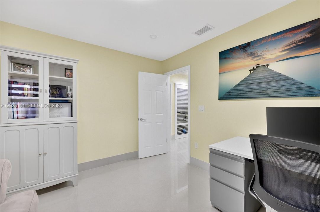 For Sale: $765,000 (3 beds, 2 baths, 1569 Square Feet)