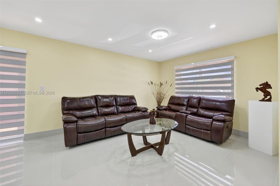 For Sale: $765,000 (3 beds, 2 baths, 1569 Square Feet)