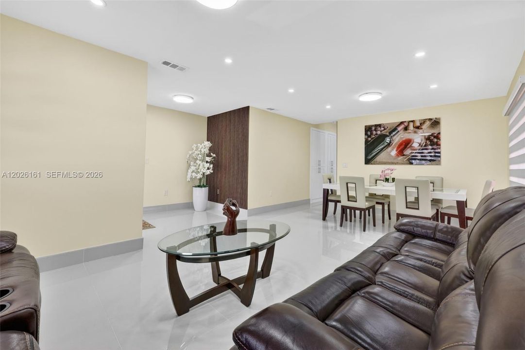 For Sale: $765,000 (3 beds, 2 baths, 1569 Square Feet)