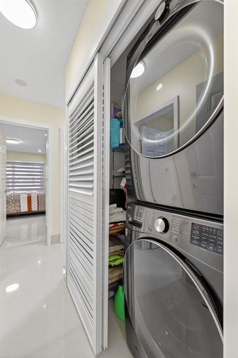 For Sale: $765,000 (3 beds, 2 baths, 1569 Square Feet)