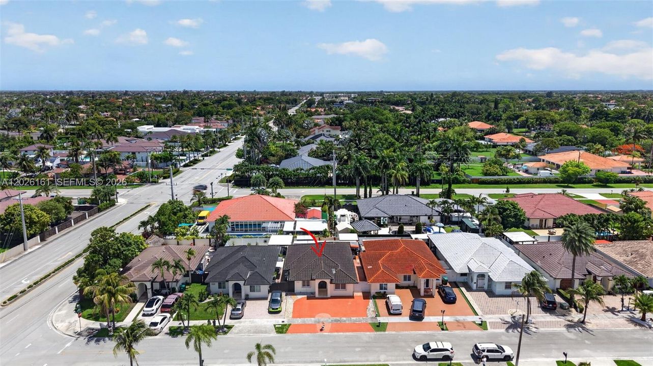 For Sale: $765,000 (3 beds, 2 baths, 1569 Square Feet)