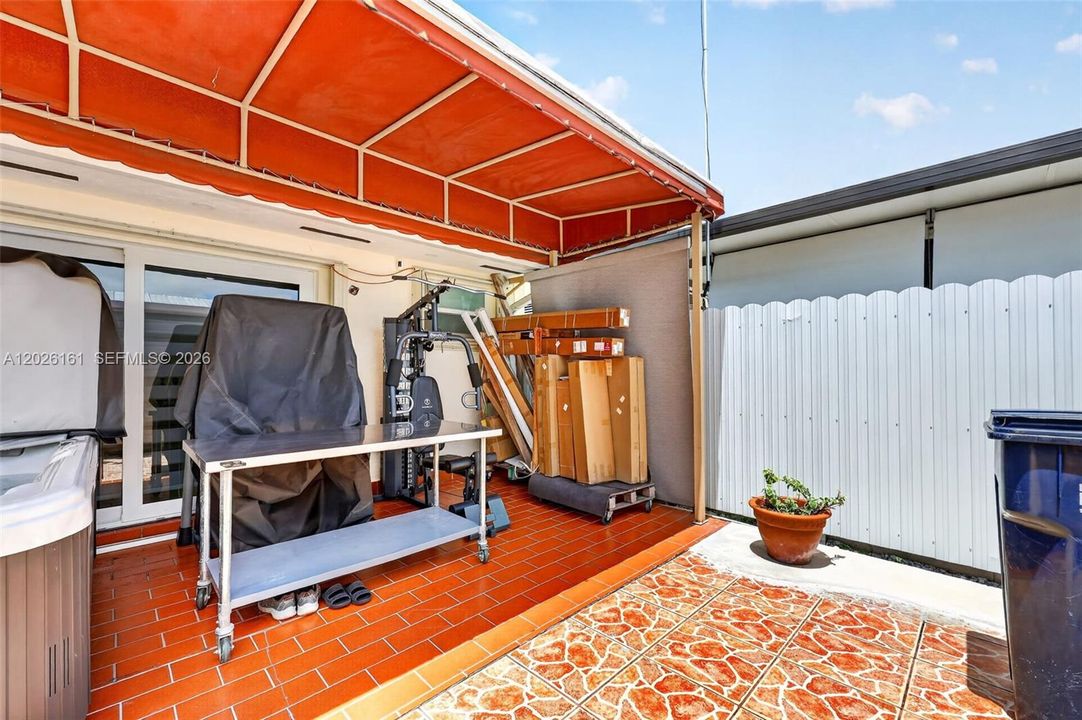 For Sale: $765,000 (3 beds, 2 baths, 1569 Square Feet)