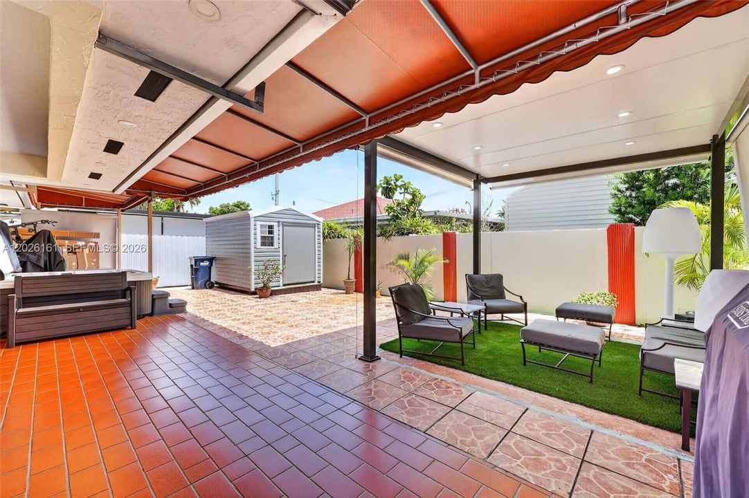 For Sale: $765,000 (3 beds, 2 baths, 1569 Square Feet)