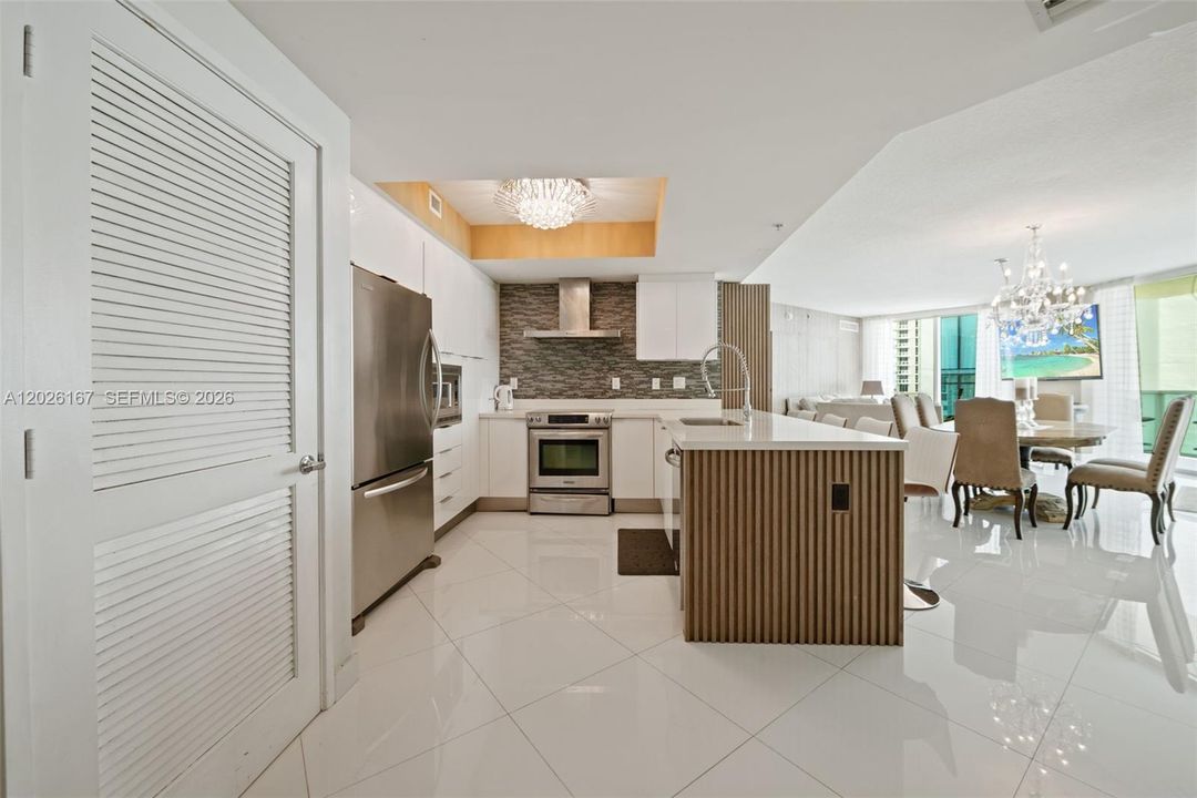 В аренду: $4,700 (3 спален, 2 ванн, 1447 Квадратных фут)