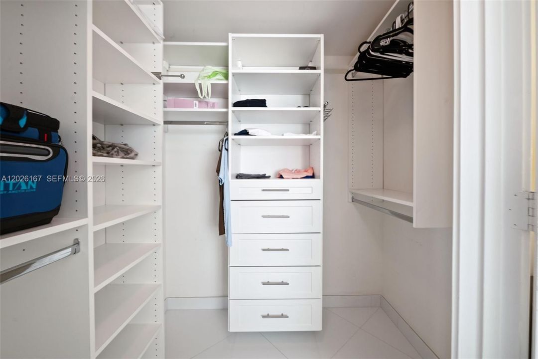 В аренду: $4,700 (3 спален, 2 ванн, 1447 Квадратных фут)