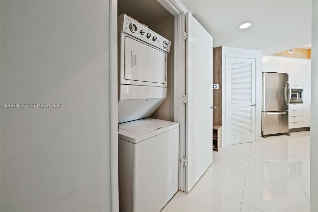 В аренду: $4,700 (3 спален, 2 ванн, 1447 Квадратных фут)