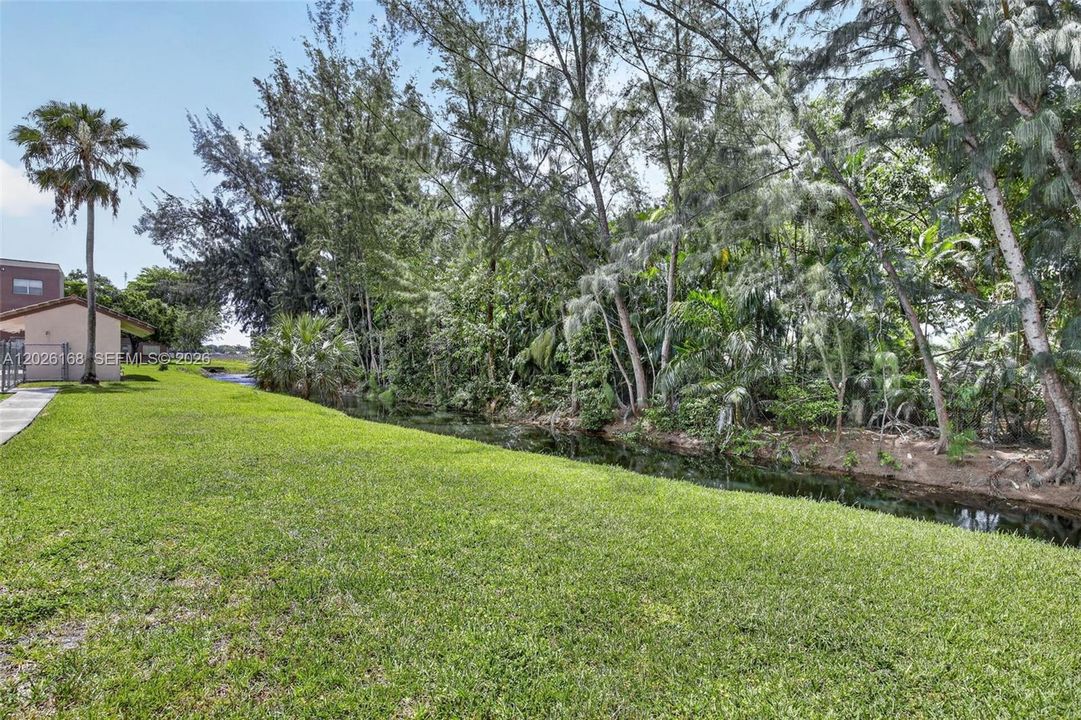 En Venta: $250,000 (2 camas, 2 baños, 1400 Pies cuadrados)