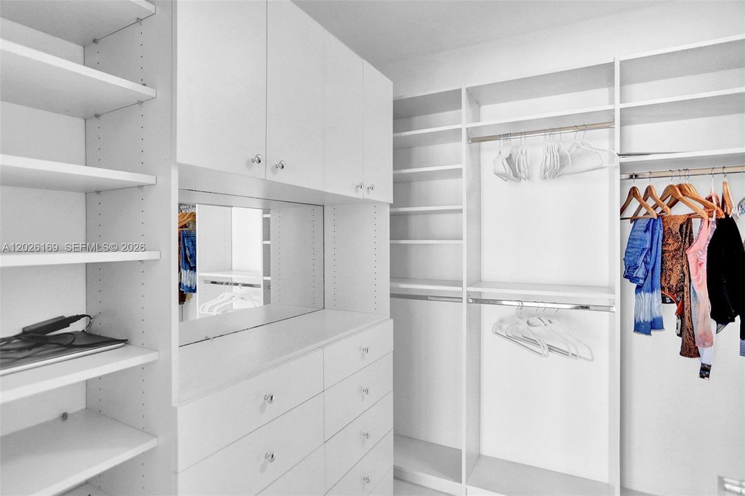 В аренду: $7,000 (2 спален, 3 ванн, 2115 Квадратных фут)