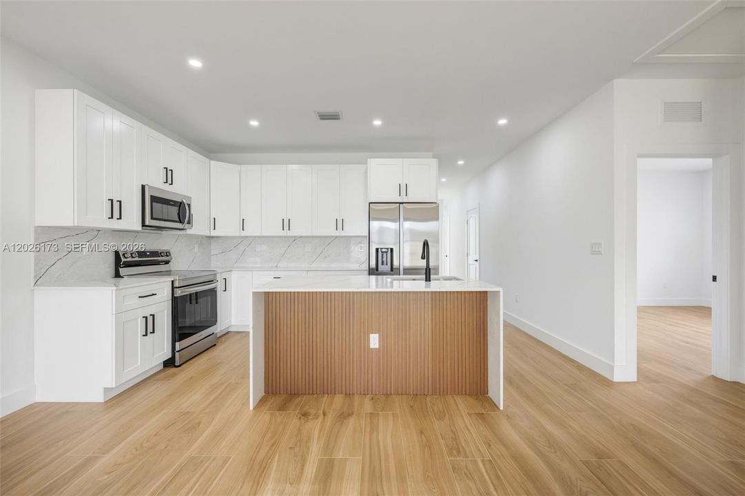For Rent: $3,200 (3 beds, 2 baths, 1259 Square Feet)