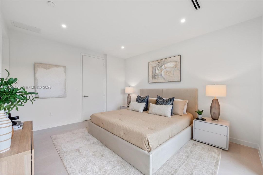 En Venta: $1,095,000 (3 camas, 3 baños, 1691 Pies cuadrados)