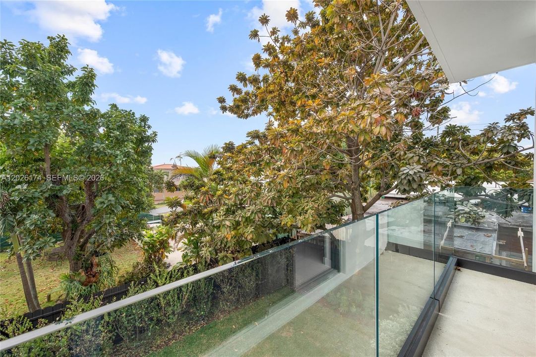 En Venta: $1,095,000 (3 camas, 3 baños, 1691 Pies cuadrados)